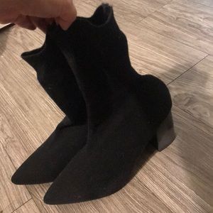 Women’s Black Pointed Toe Sock Boots Size 7